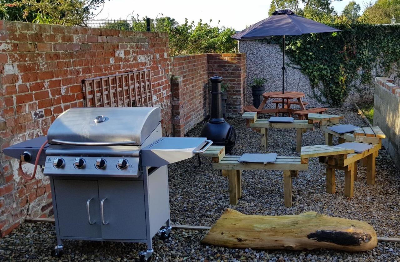 Hot Tub Pet Friendly Luxury Cosy Cottage, Near Withernsea And Patrington Welwick Kültér fotó